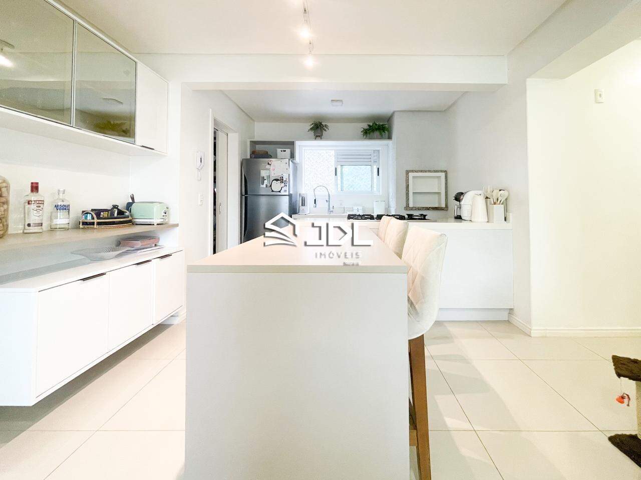 Apartamento à venda no bairro Velha: 