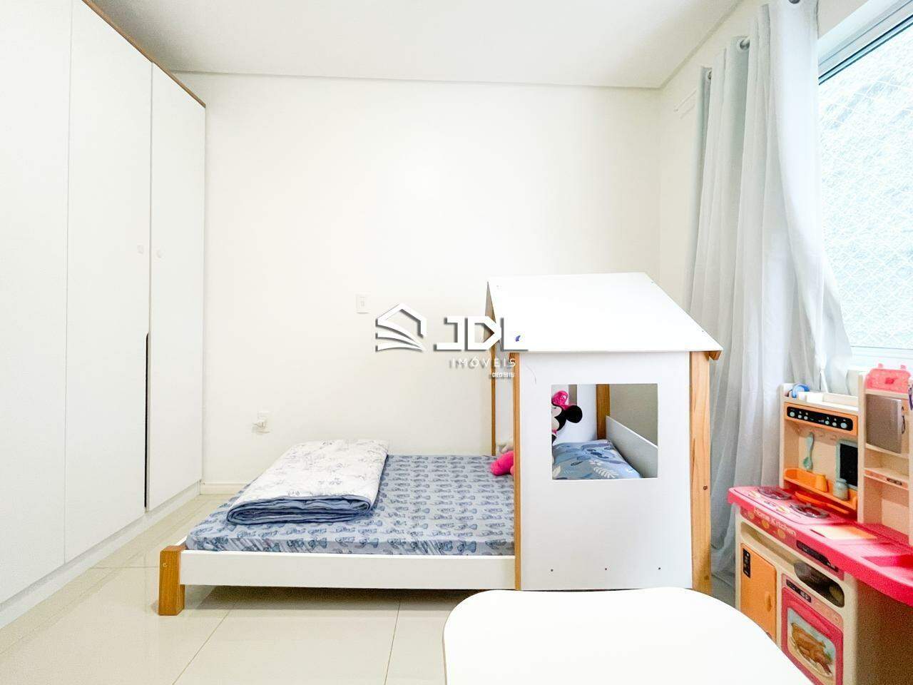 Apartamento à venda no bairro Velha: 
