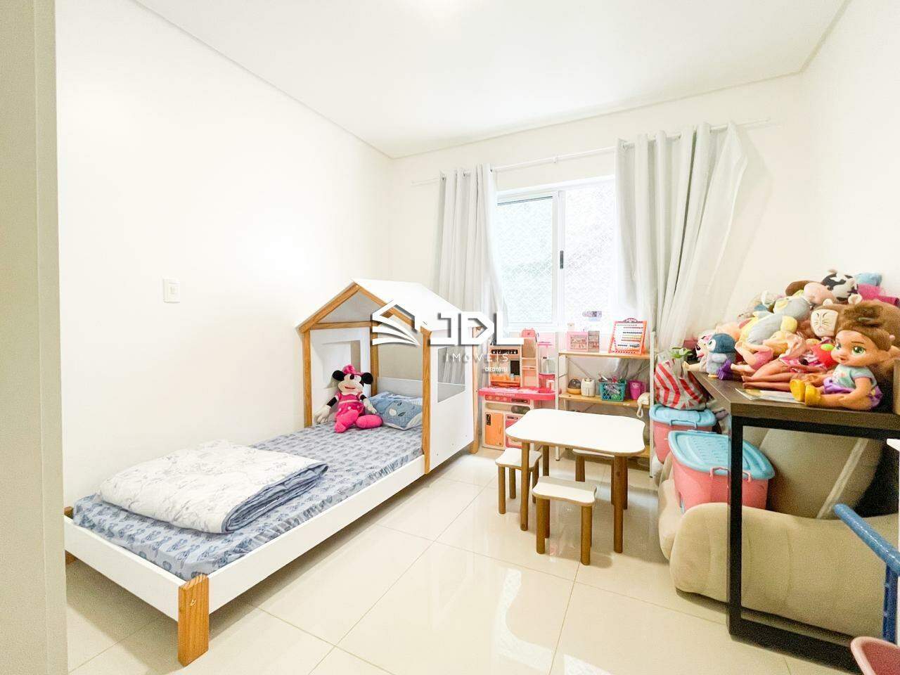 Apartamento à venda no bairro Velha: 