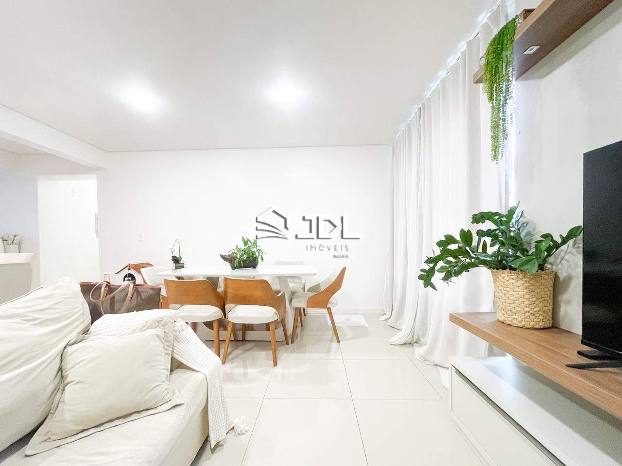 Apartamento à venda no bairro Velha: 