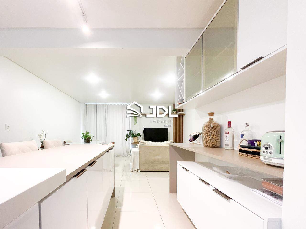 Apartamento à venda no bairro Velha: 