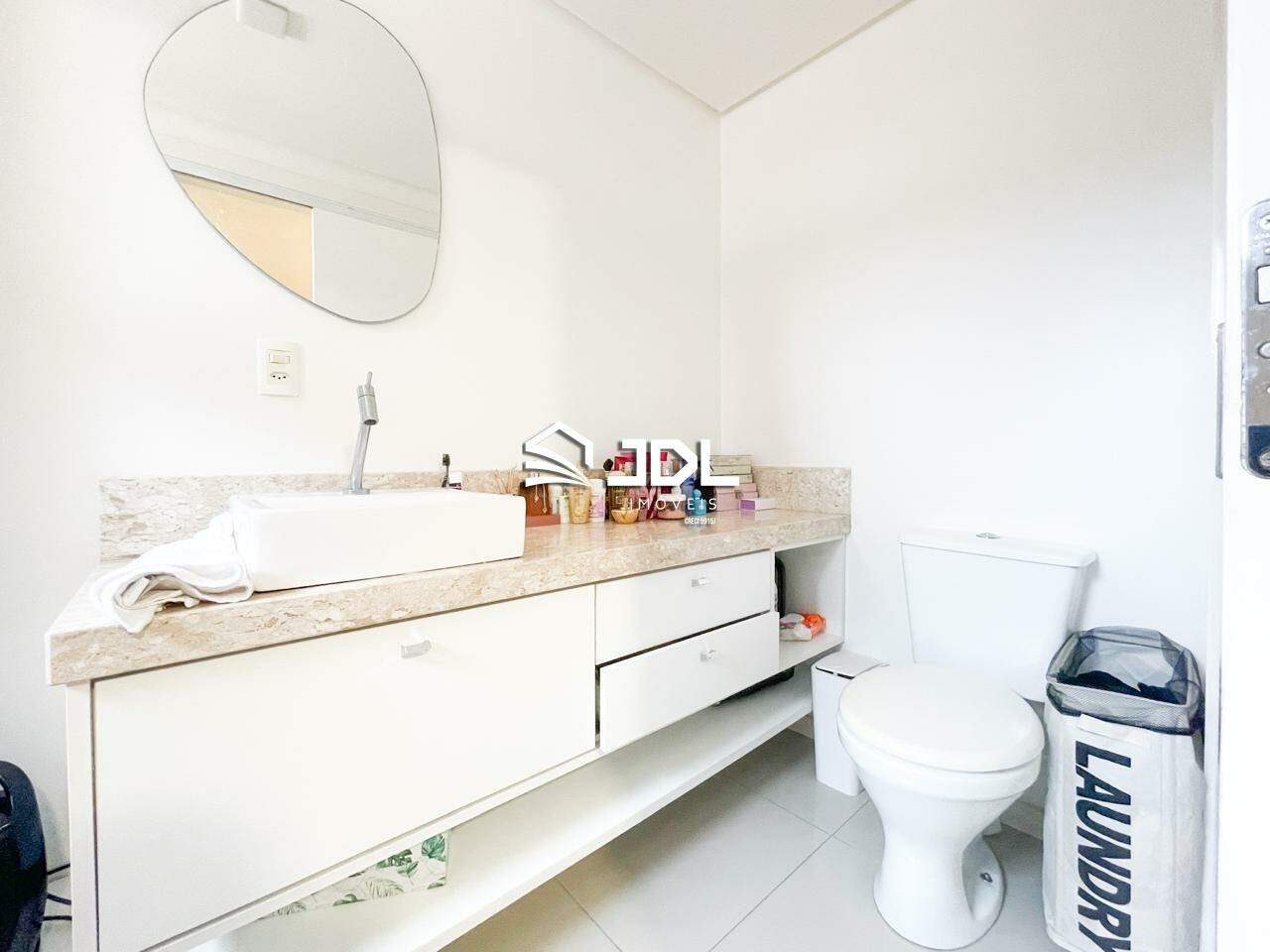 Apartamento à venda no bairro Velha: 