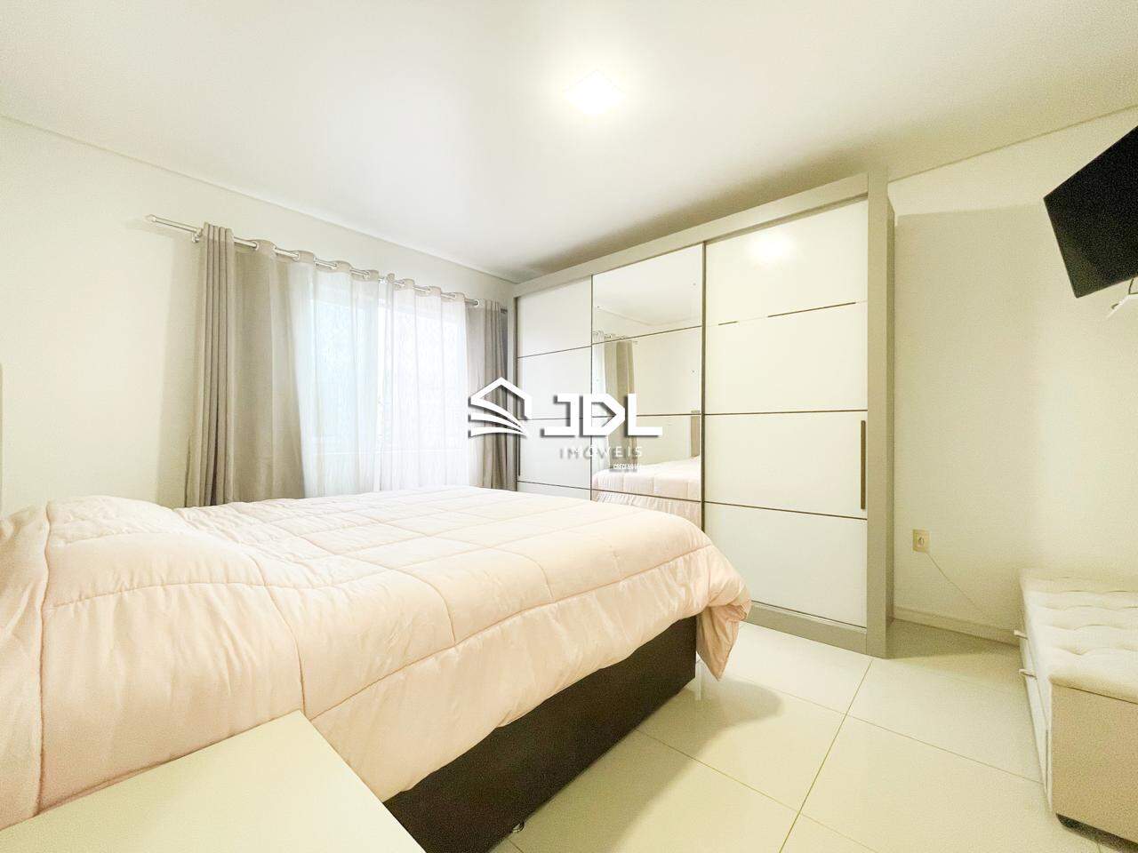 Apartamento à venda no bairro Velha: 