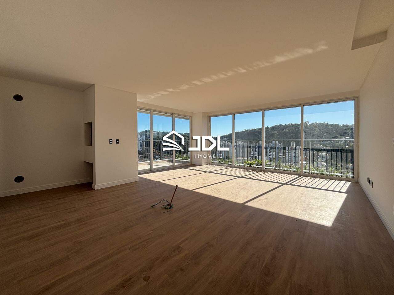 Apartamento à venda no bairro Vila Nova: 