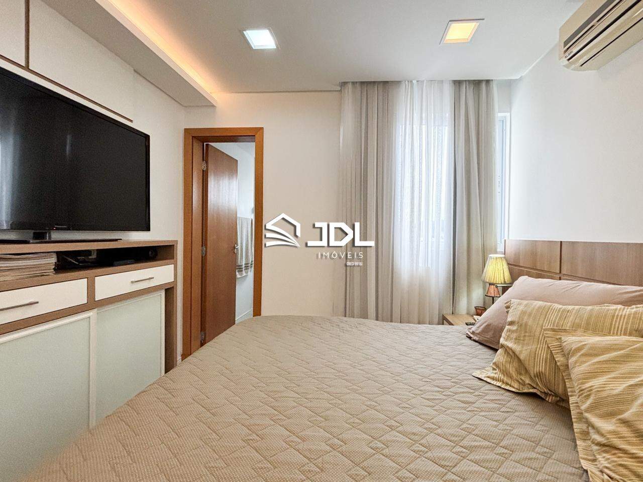 Apartamento à venda no bairro Velha: 