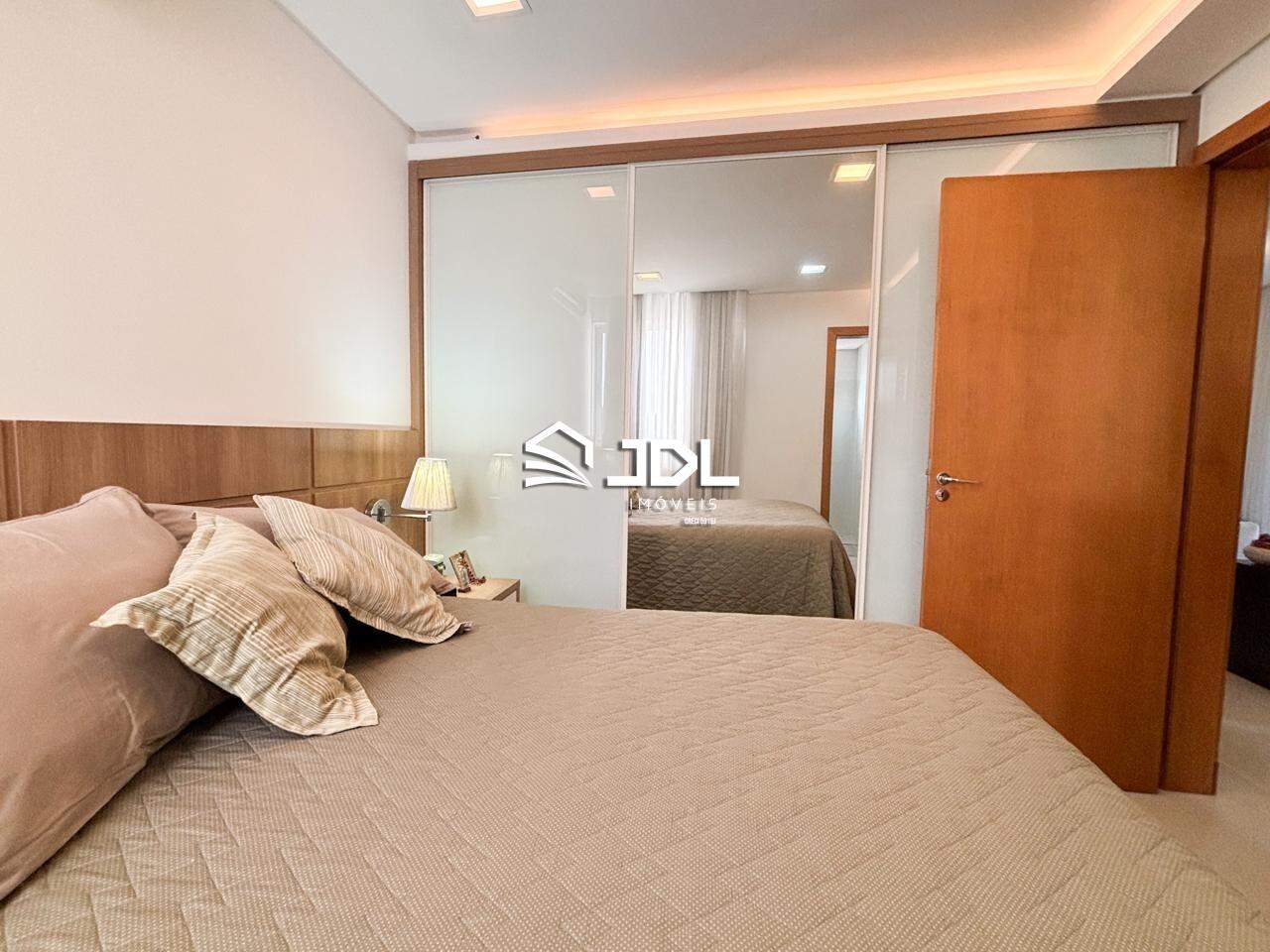 Apartamento à venda no bairro Velha: 