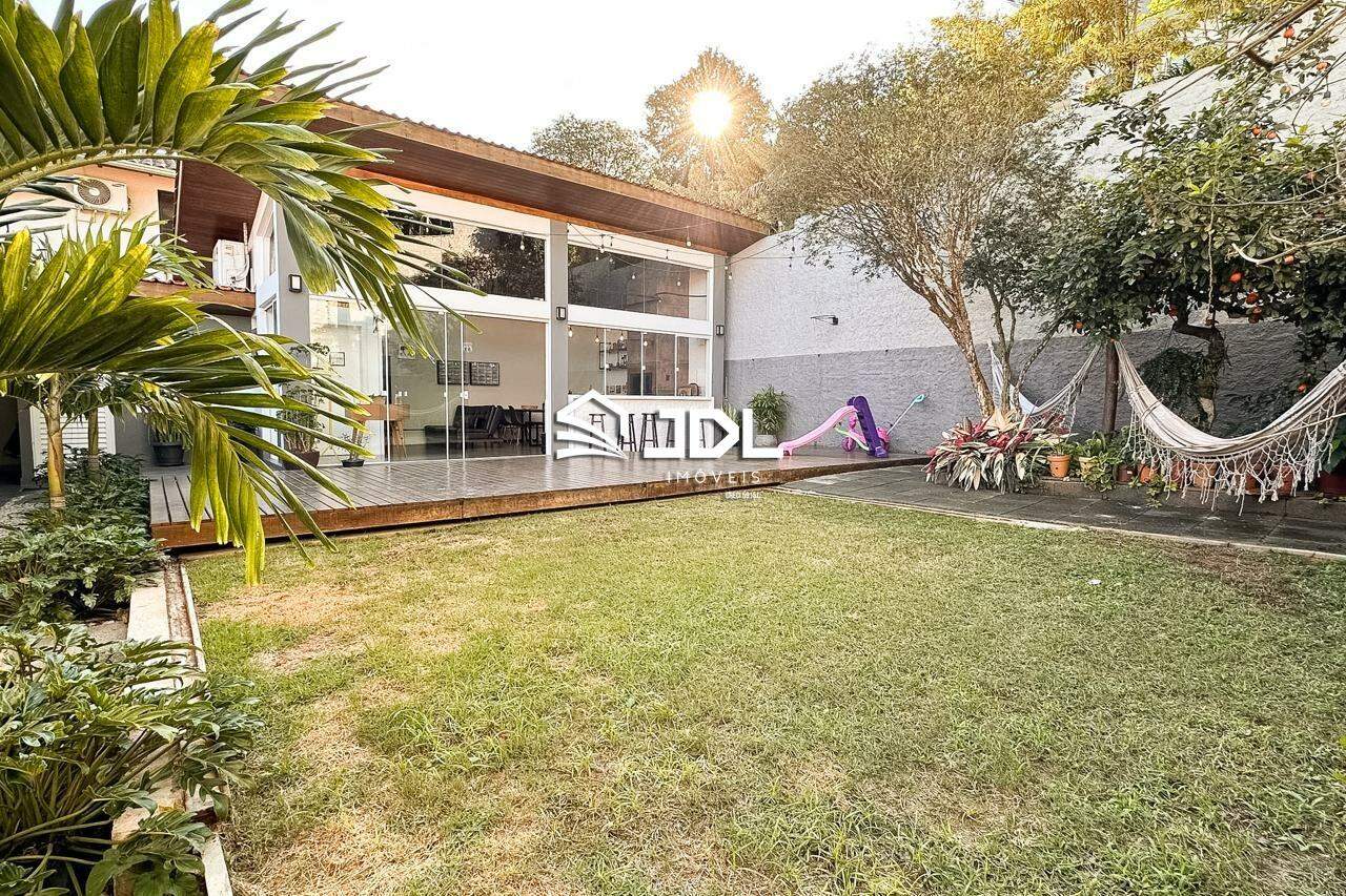 Casa à venda no bairro Itoupava Central: