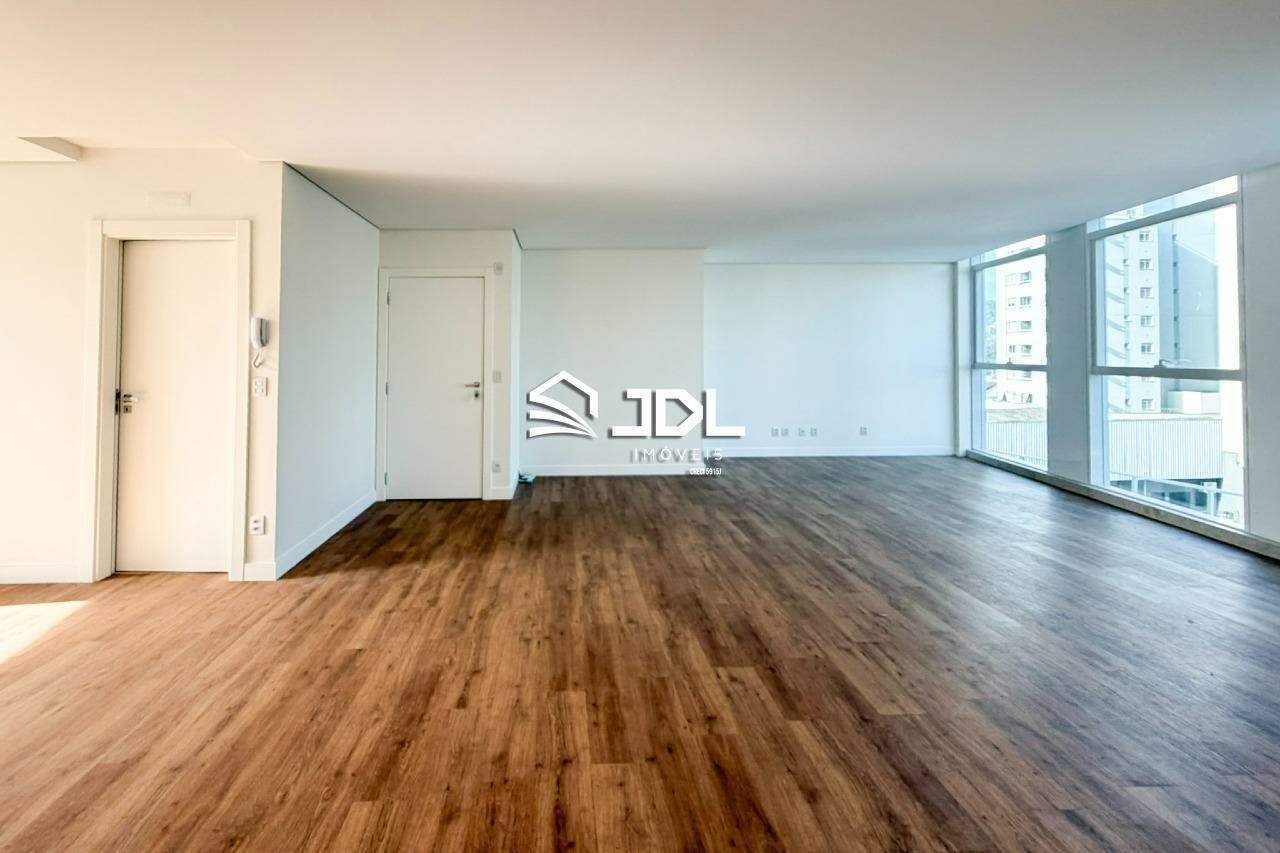 Apartamento à venda no bairro Vila Nova: 