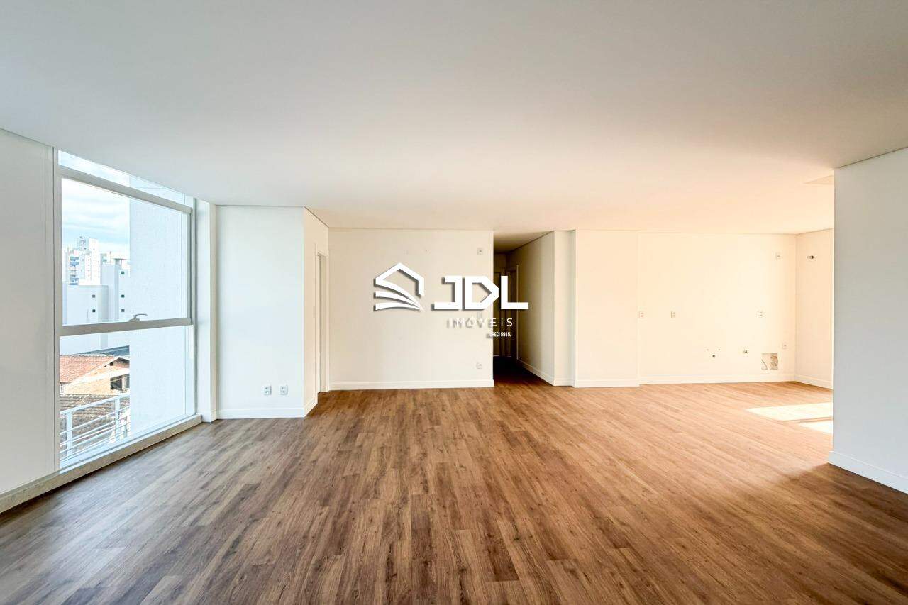 Apartamento à venda no bairro Vila Nova: 