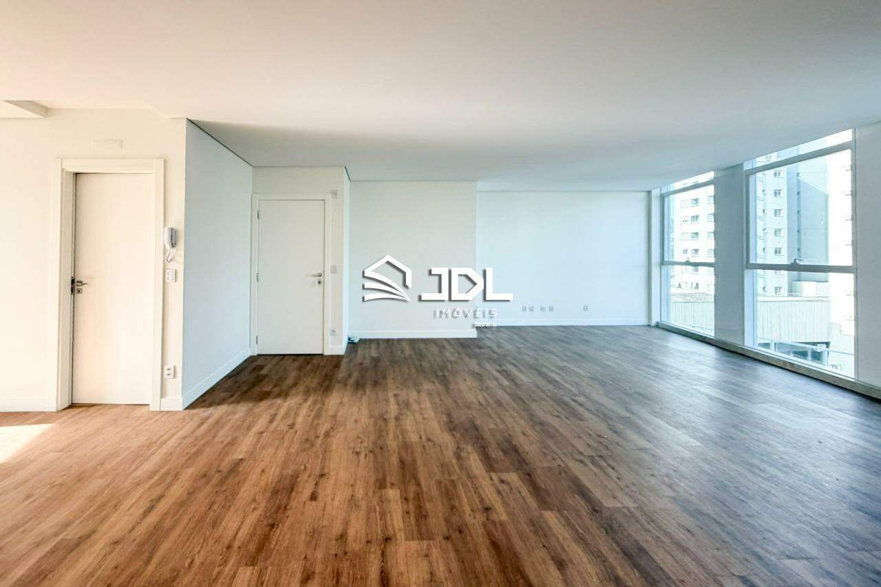 Apartamento à venda no bairro Vila Nova: 