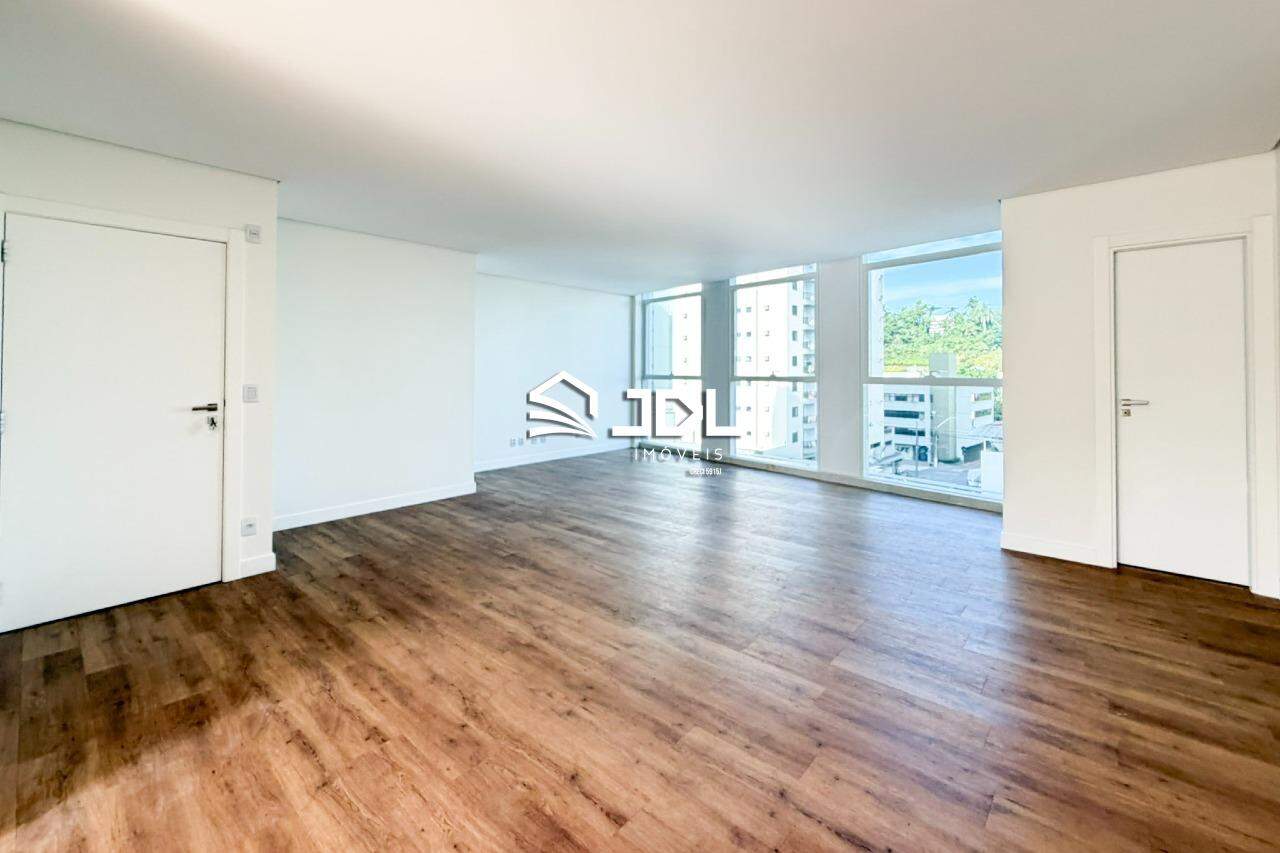 Apartamento à venda no bairro Vila Nova: 