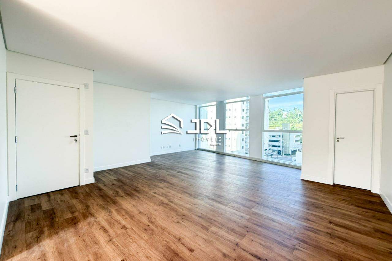 Apartamento à venda no bairro Vila Nova: 