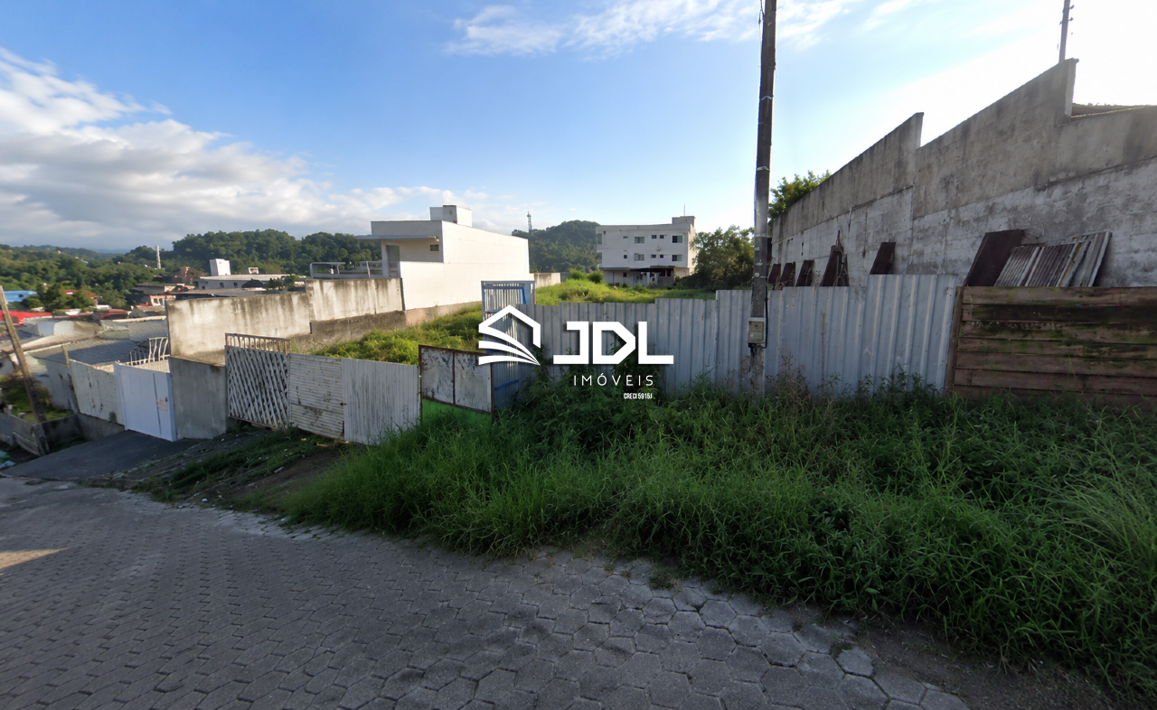 Terreno à venda no bairro Itoupavazinha: 