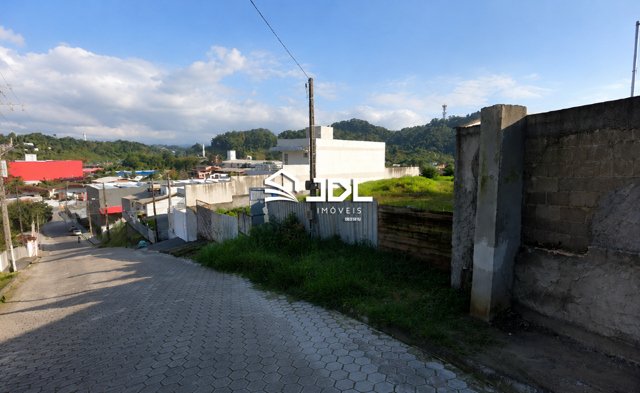 Terreno à venda no bairro Itoupavazinha: 