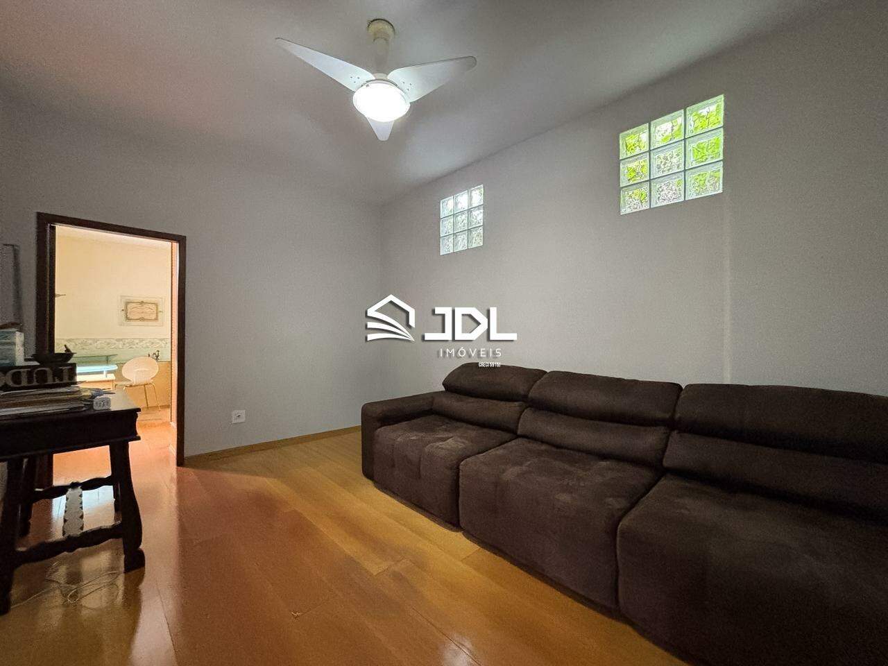 Casa à venda no bairro Centro: 