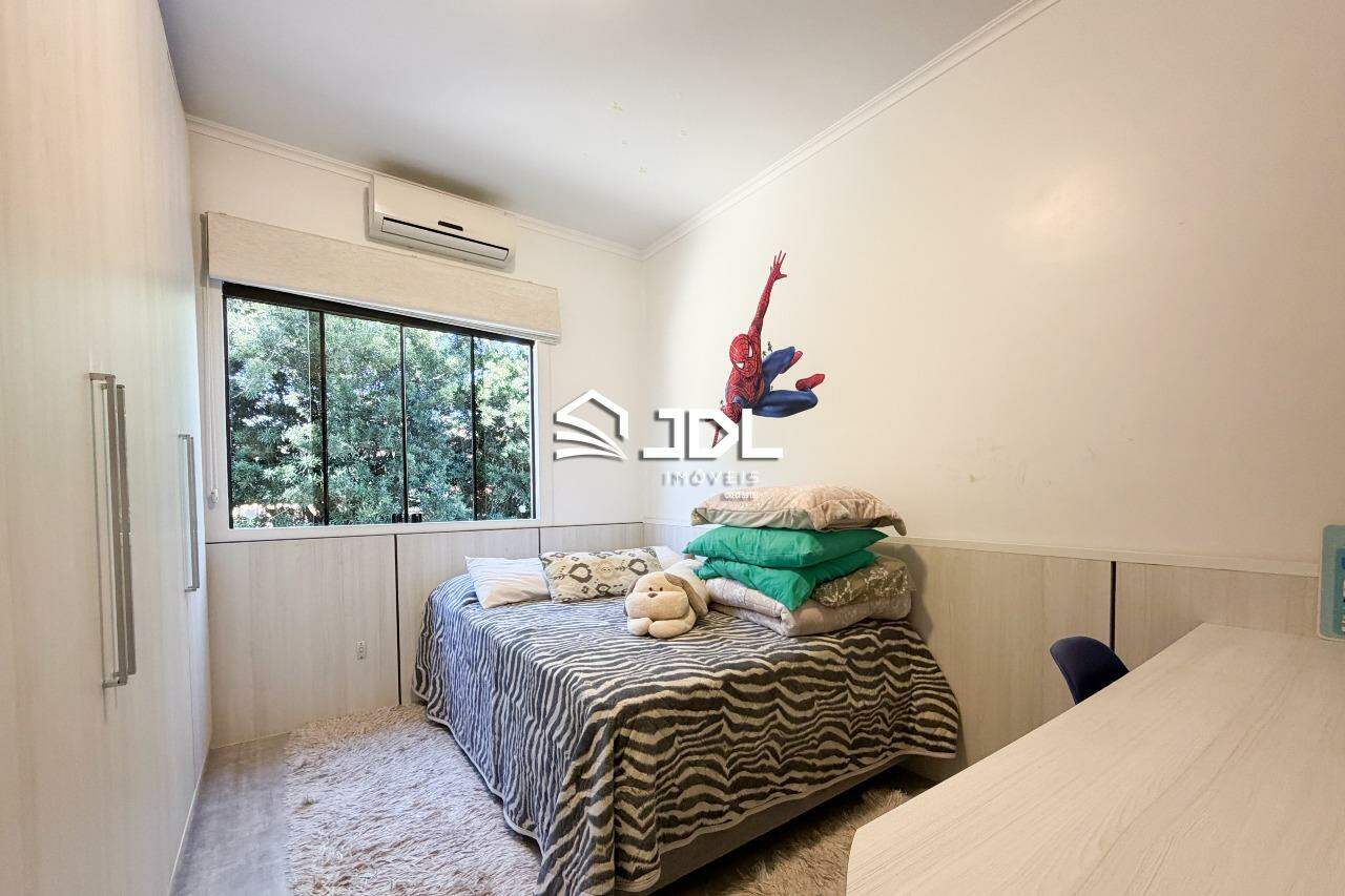 Casa à venda no bairro Velha Central: 