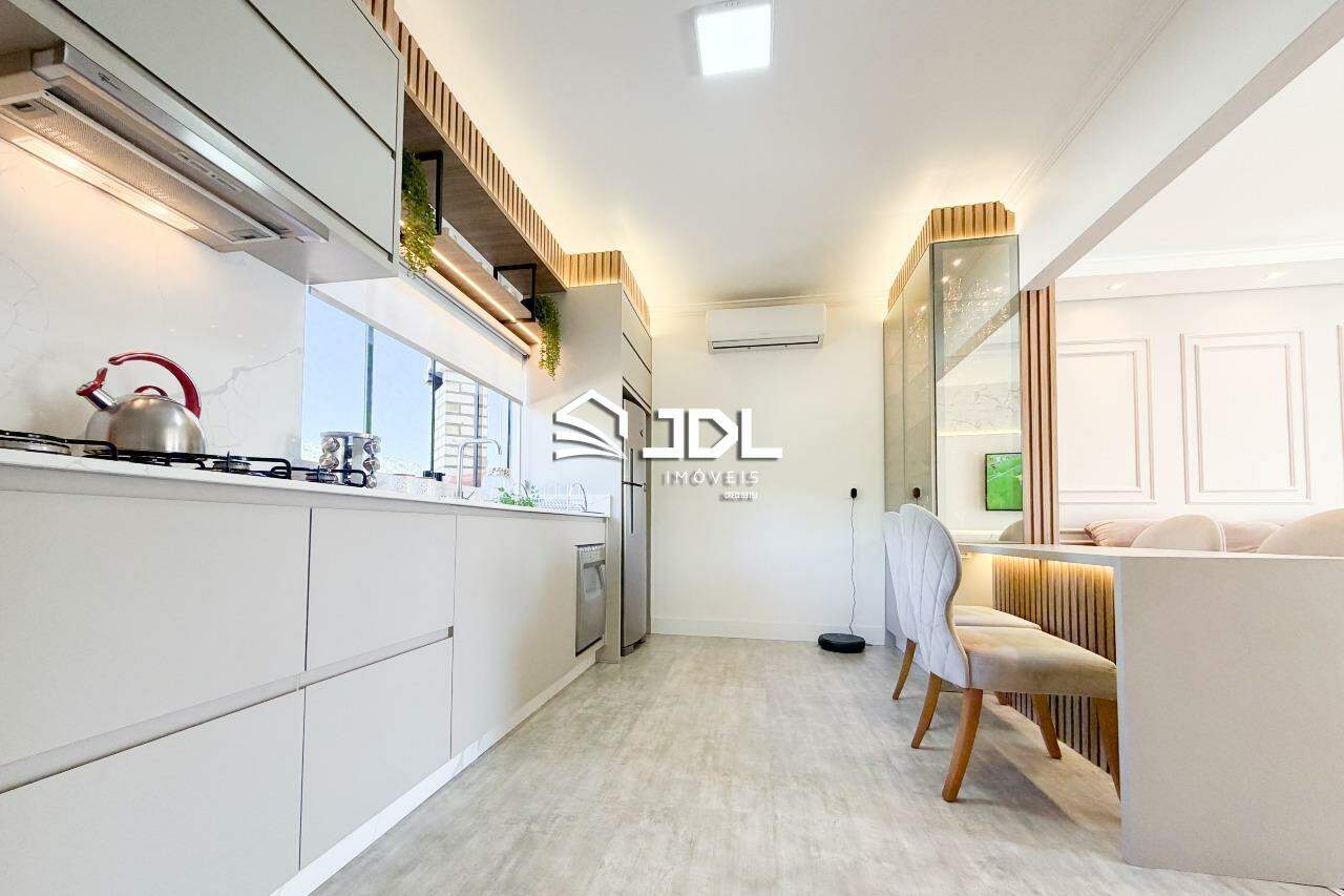 Casa à venda no bairro Velha Central: 