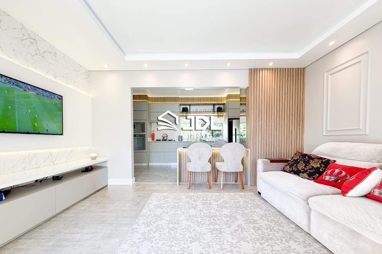 Casa à venda no bairro Velha Central: 