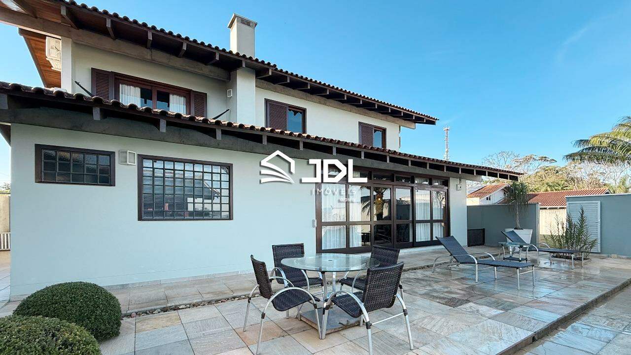 Casa à venda no bairro Ponta Aguda: 