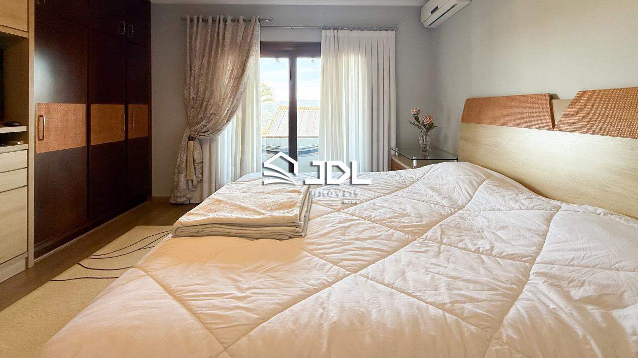 Casa à venda no bairro Ponta Aguda: 
