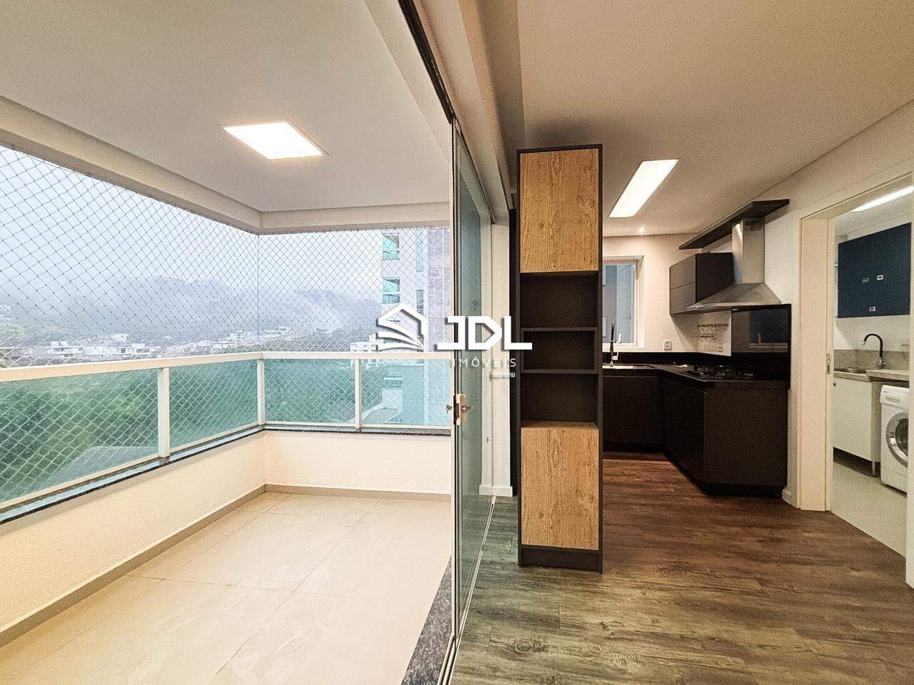 Apartamento à venda no bairro Velha: 