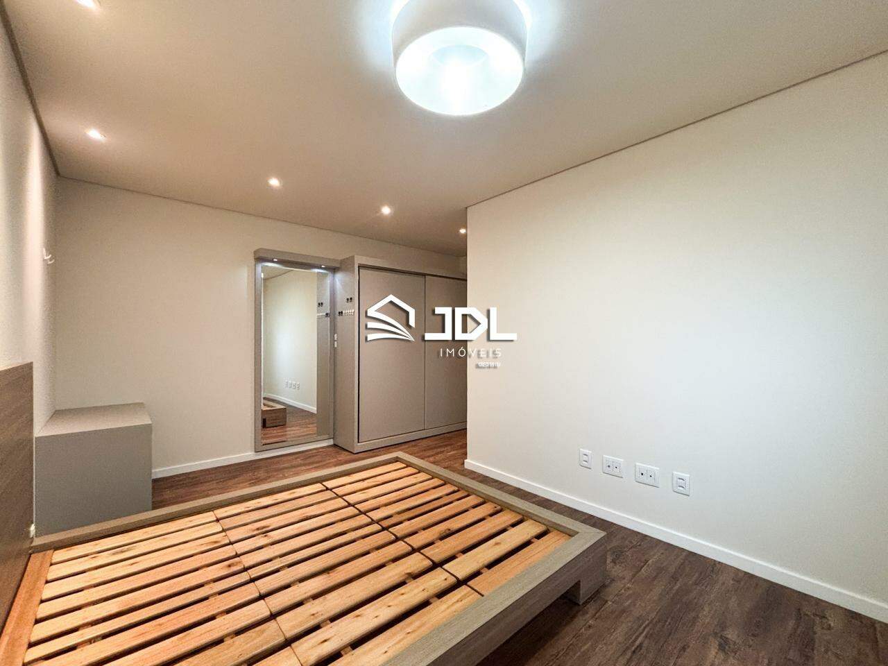 Apartamento à venda no bairro Velha: 