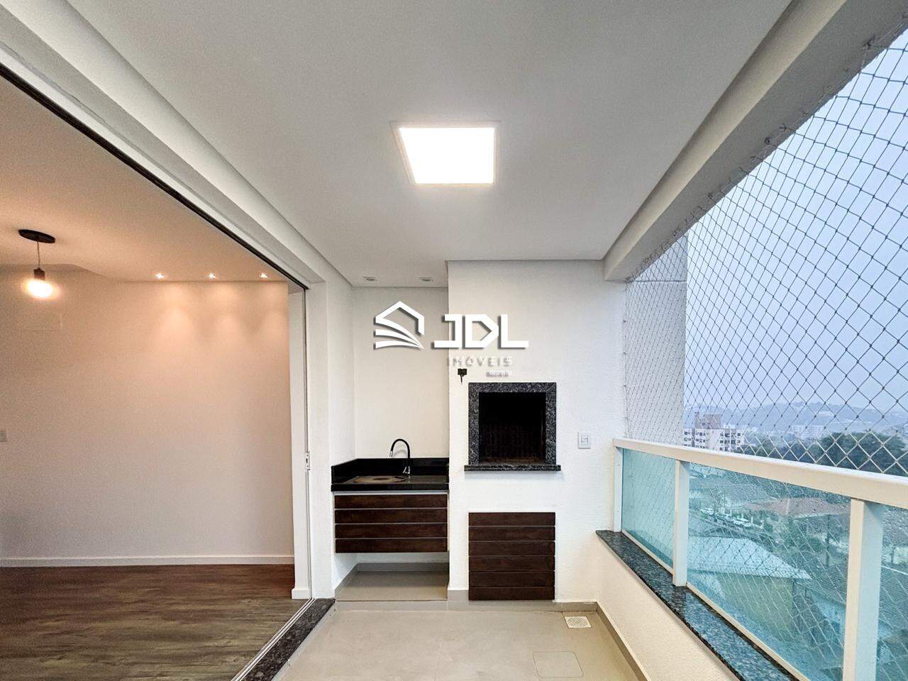 Apartamento à venda no bairro Velha: 