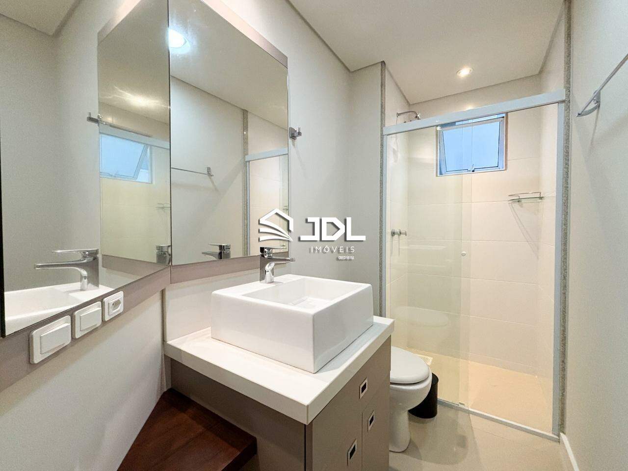 Apartamento à venda no bairro Velha: 