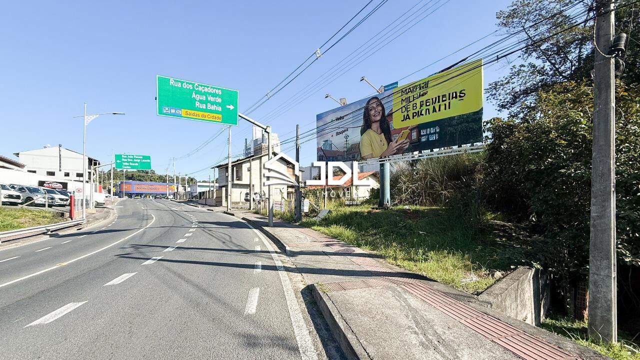 Terreno à venda no bairro Velha: 