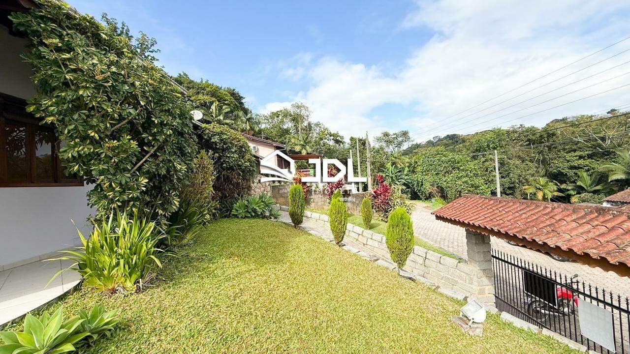 Casa à venda no bairro Tribess: 