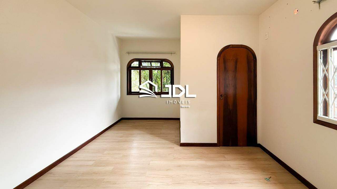 Casa à venda no bairro Tribess: 