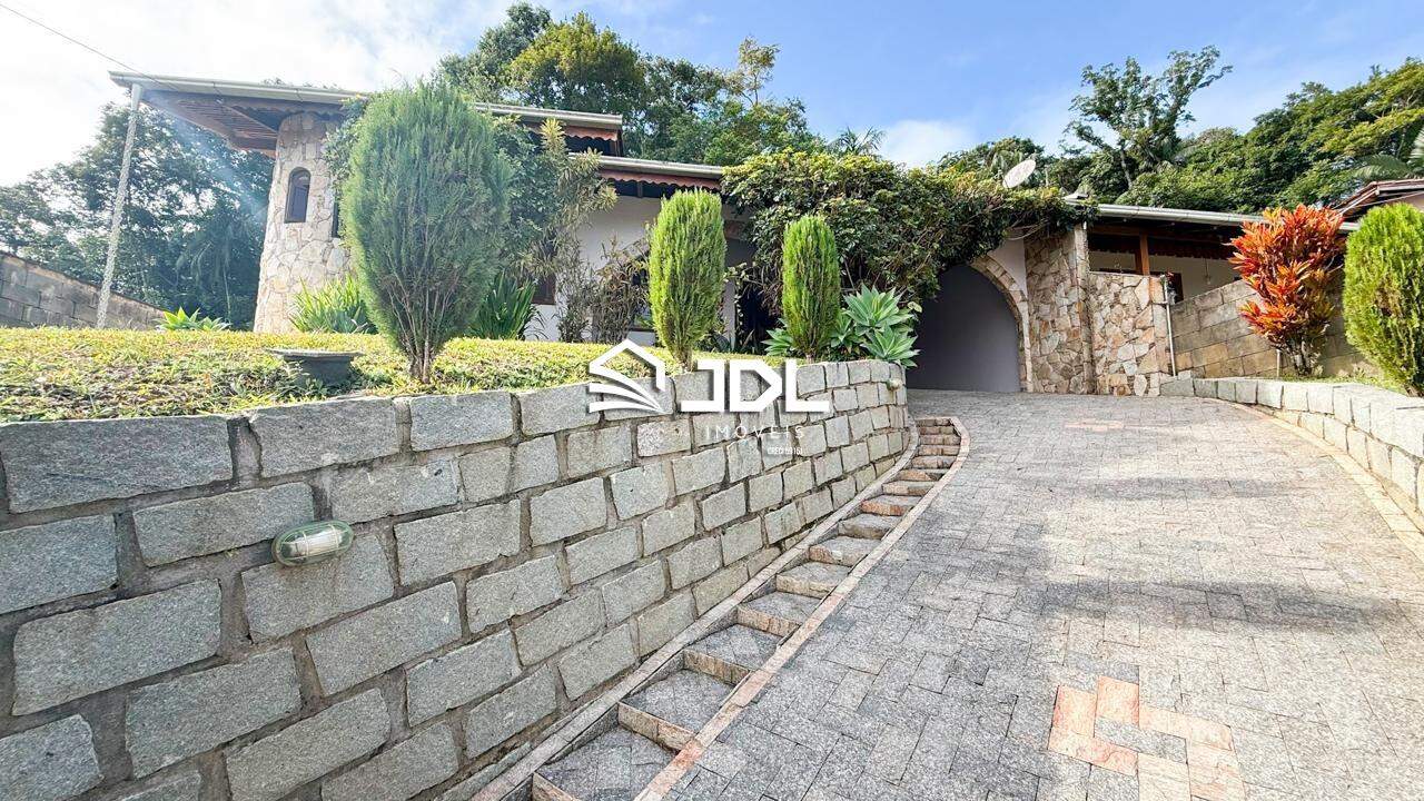 Casa à venda no bairro Tribess: 