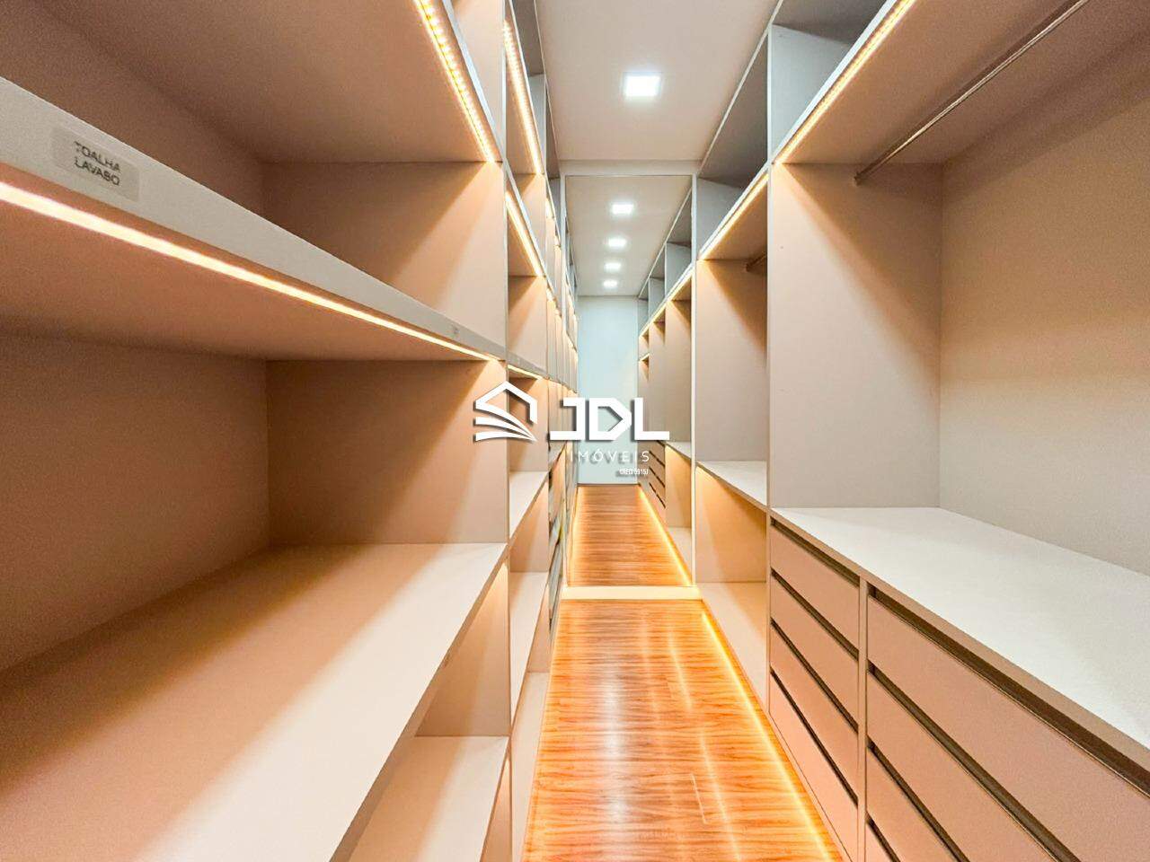 Apartamento à venda no bairro Victor Konder: