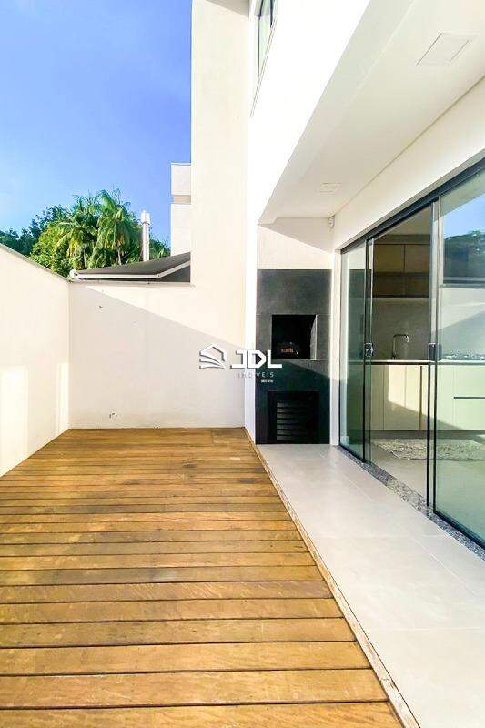 Casa à venda no bairro Vila Nova: 