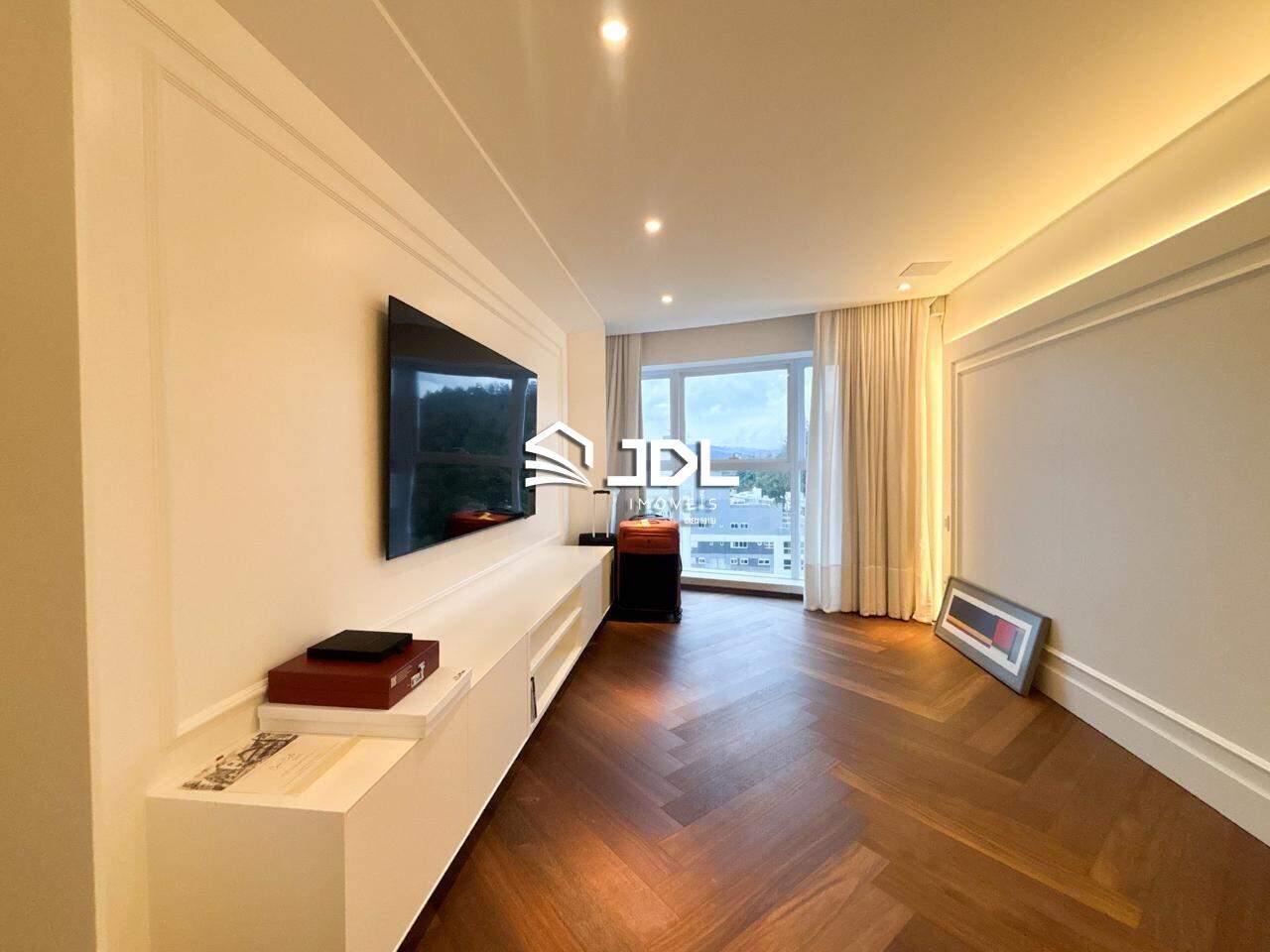 Apartamento à venda no bairro Ponta Aguda: 