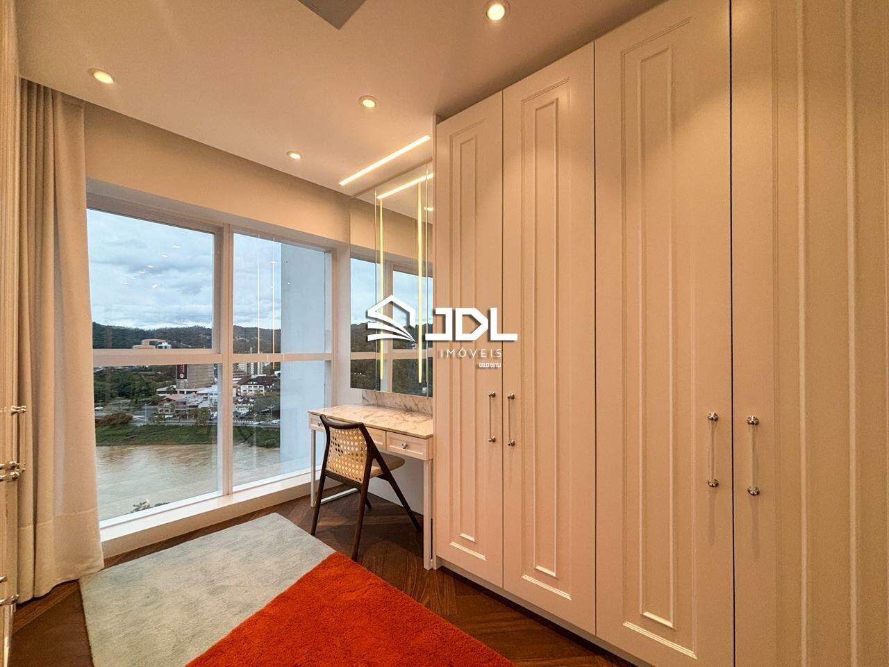 Apartamento à venda no bairro Ponta Aguda: 