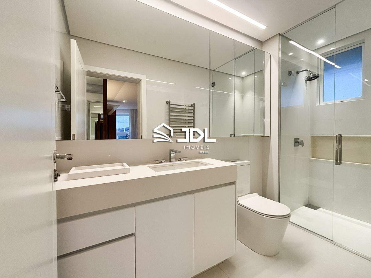 Apartamento à venda no bairro Ponta Aguda: 