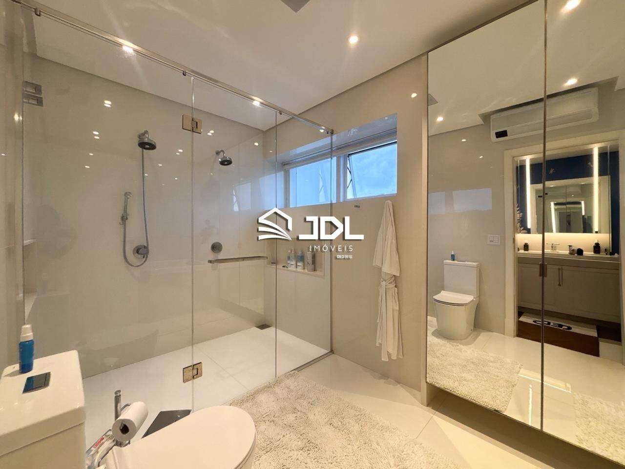 Apartamento à venda no bairro Ponta Aguda: 