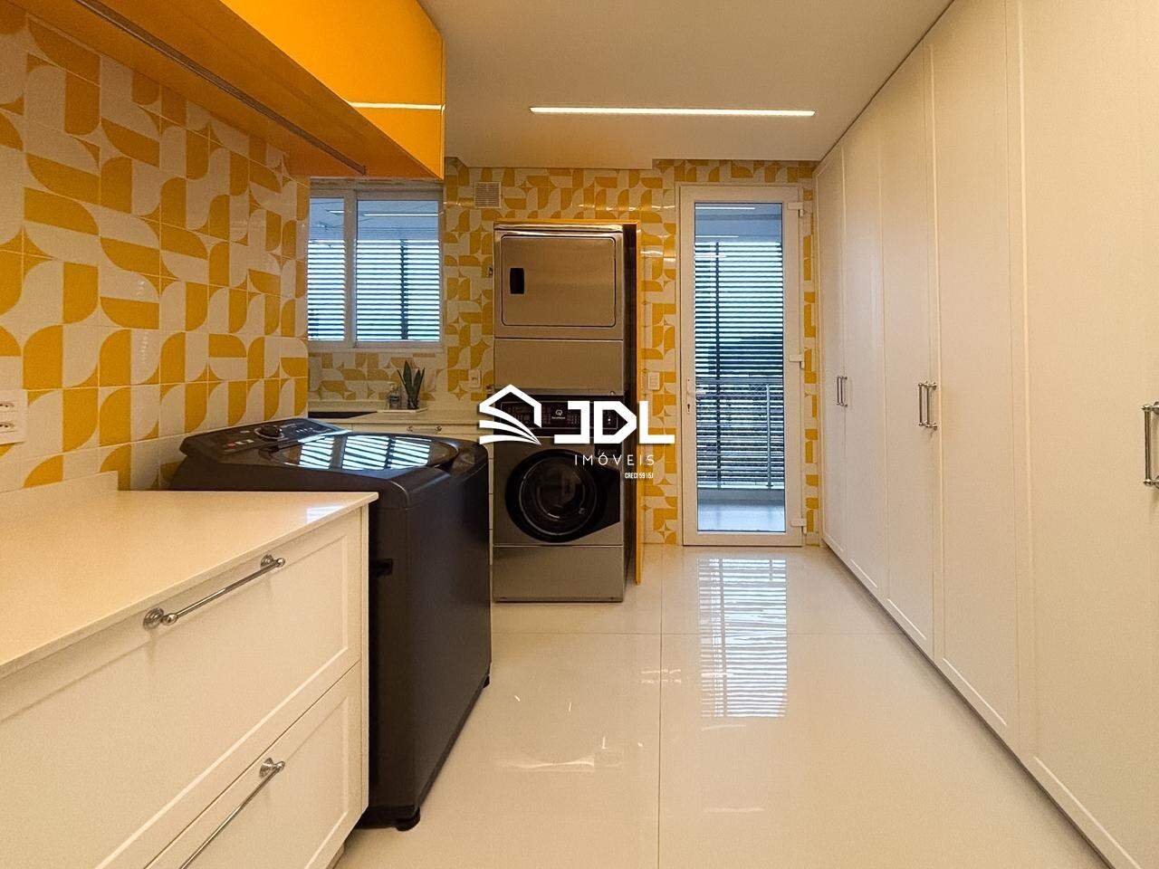 Apartamento à venda no bairro Ponta Aguda: 