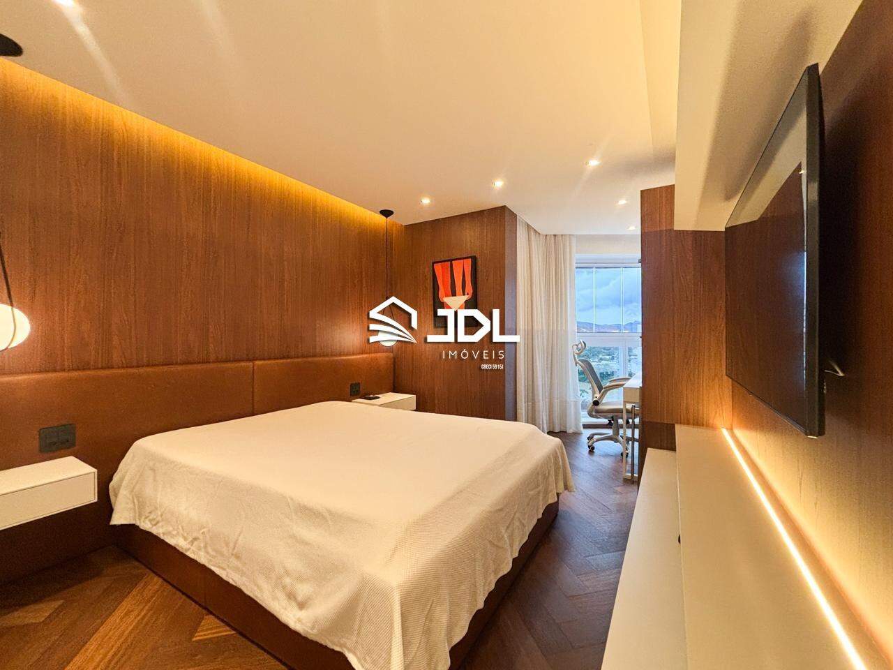 Apartamento à venda no bairro Ponta Aguda: 