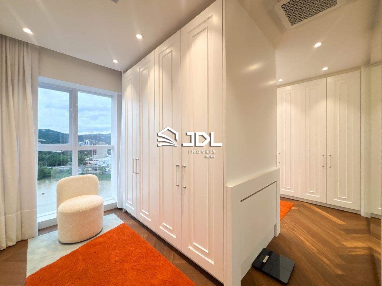 Apartamento à venda no bairro Ponta Aguda: 