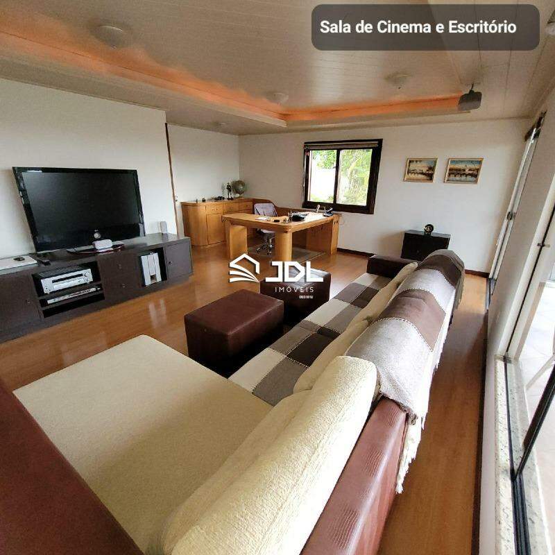Casa à venda no bairro Centro:
