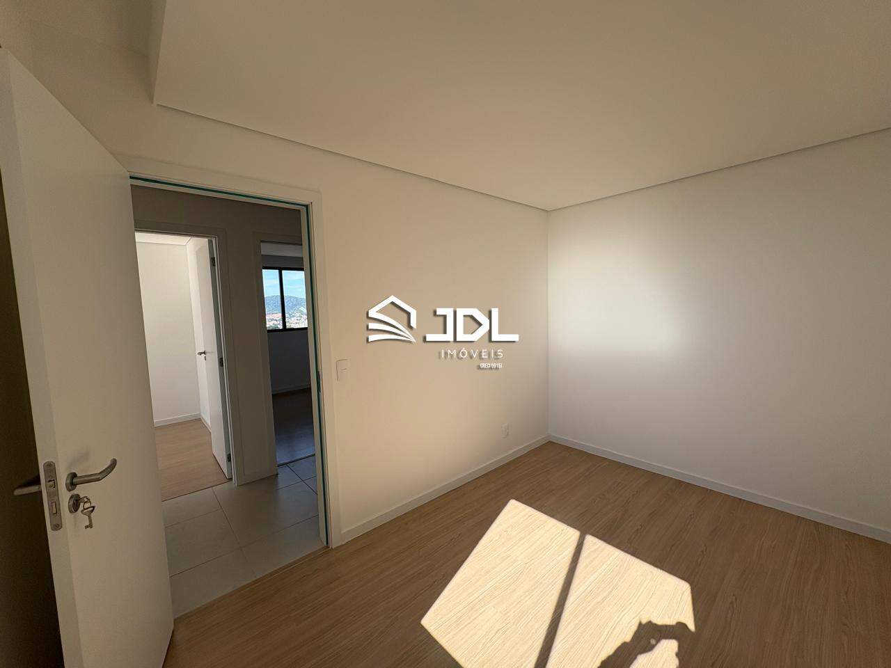 Apartamento à venda no bairro Armação: 