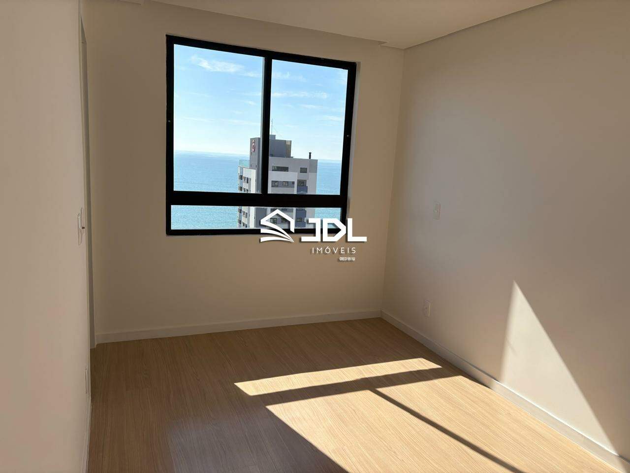 Apartamento à venda no bairro Armação: 