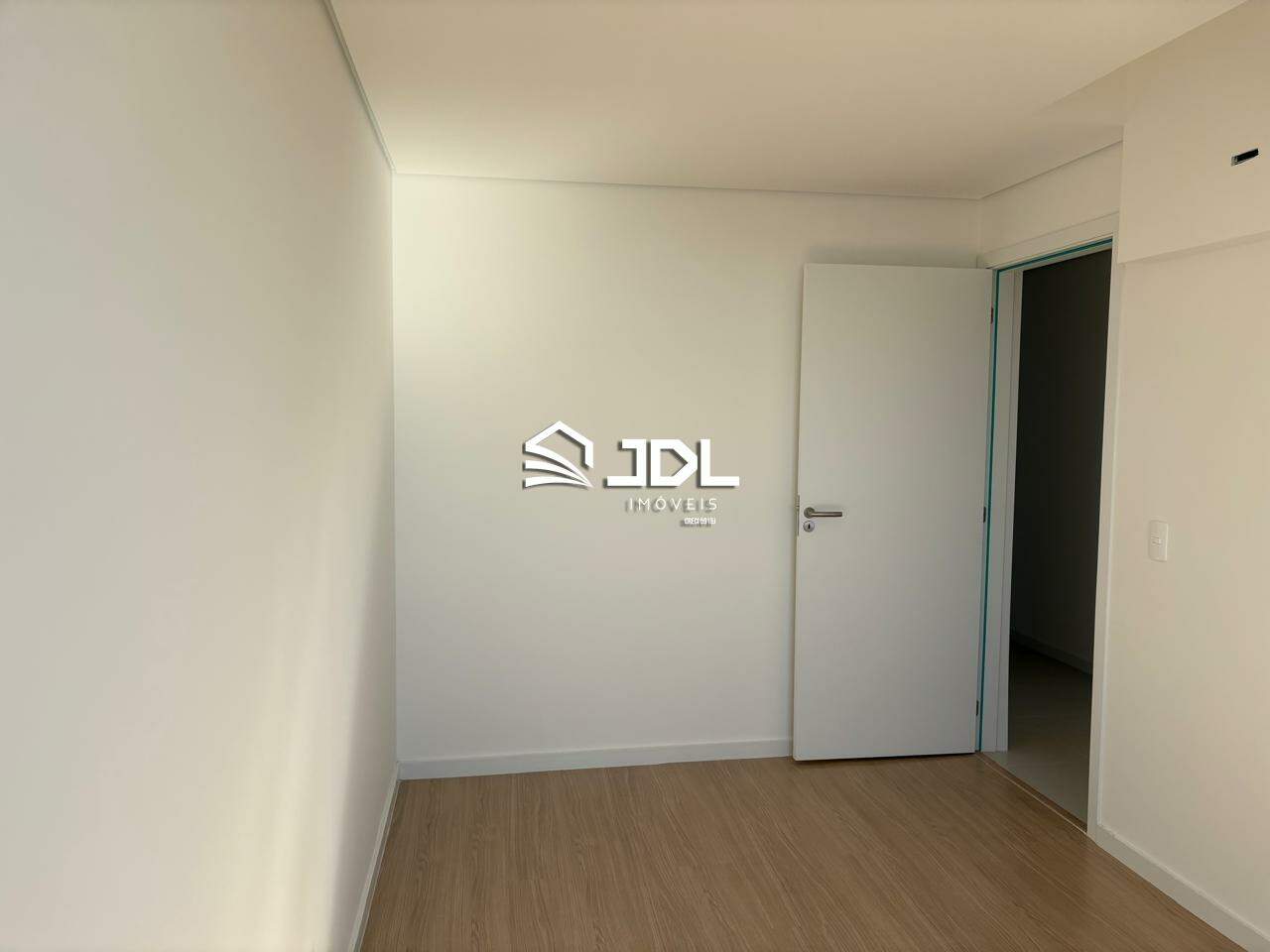 Apartamento à venda no bairro Armação: 