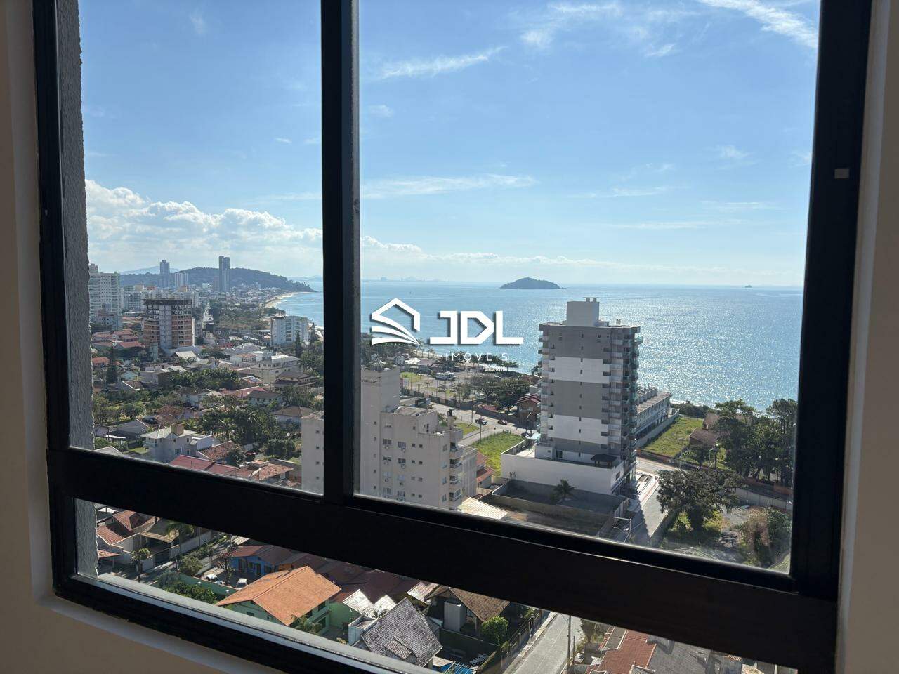 Apartamento à venda no bairro Armação: 