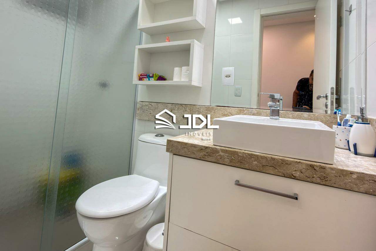 Apartamento à venda no bairro Velha: 