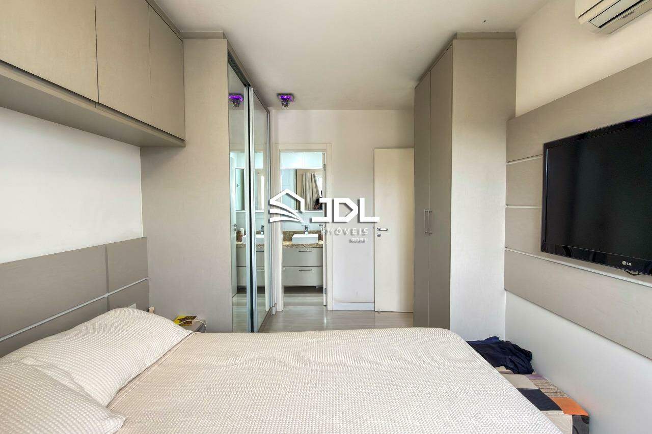 Apartamento à venda no bairro Velha: 