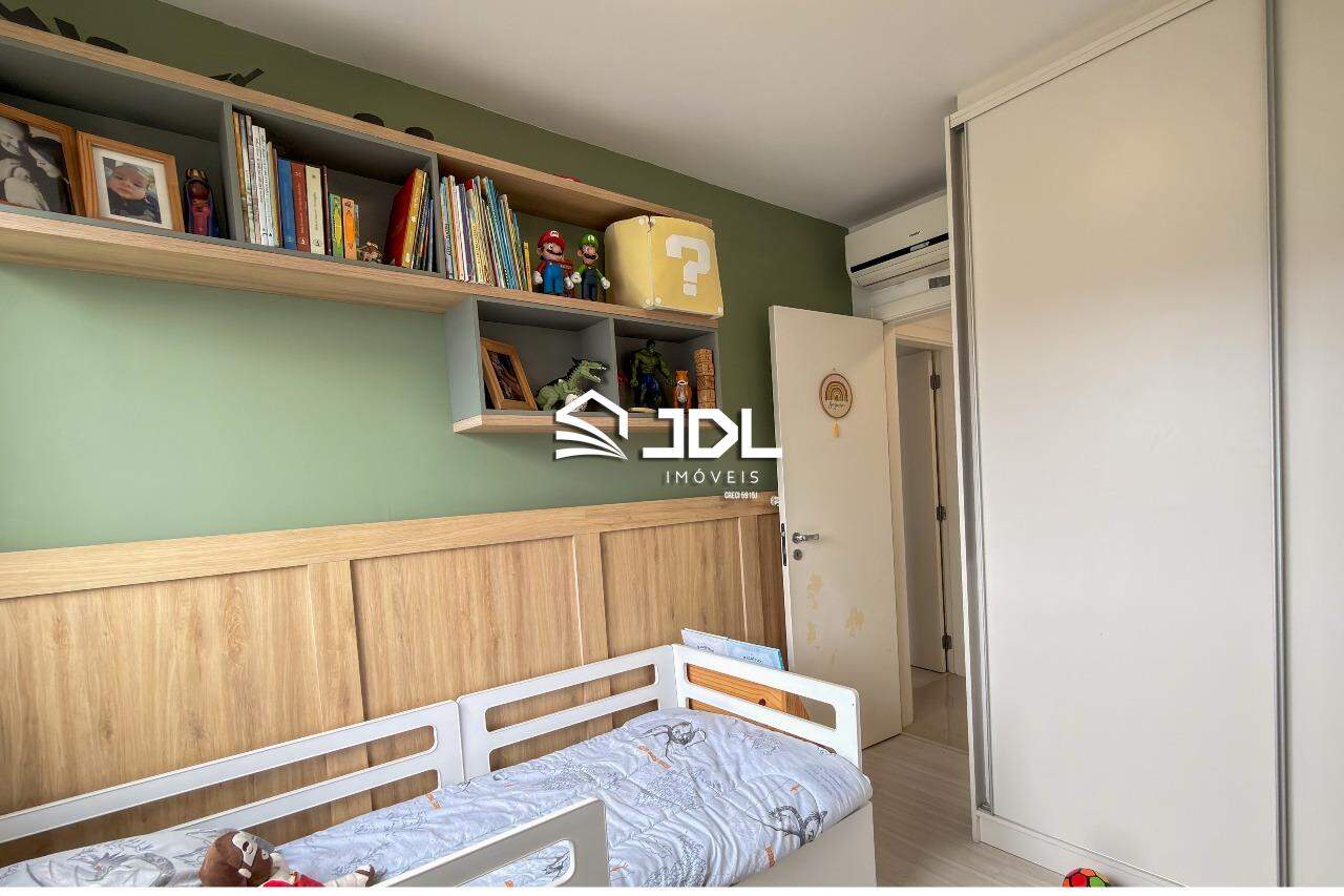 Apartamento à venda no bairro Velha: 