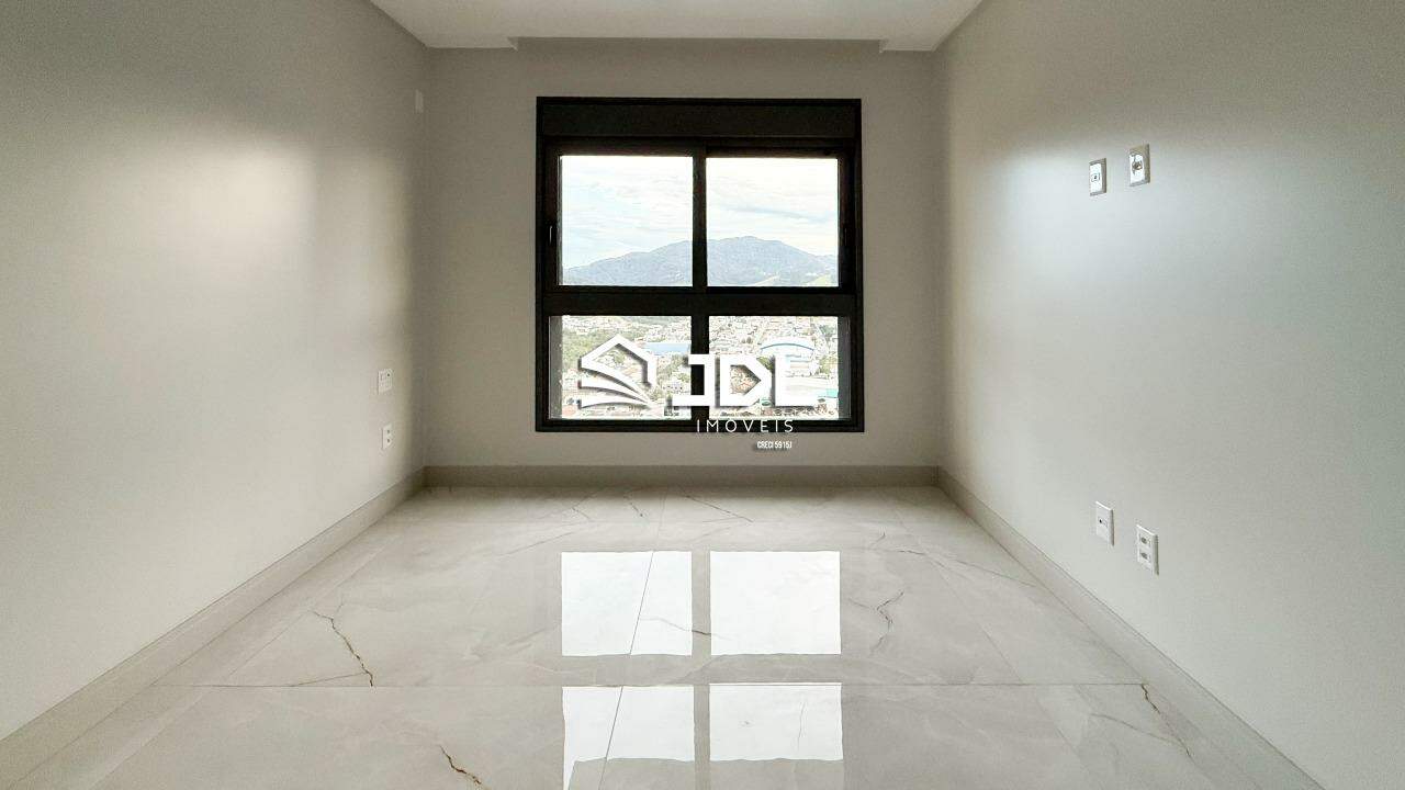 Apartamento à venda no bairro Centro: 